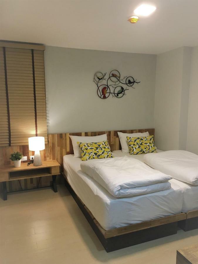 Bangkok Saran Poshtel Hotel Exterior photo